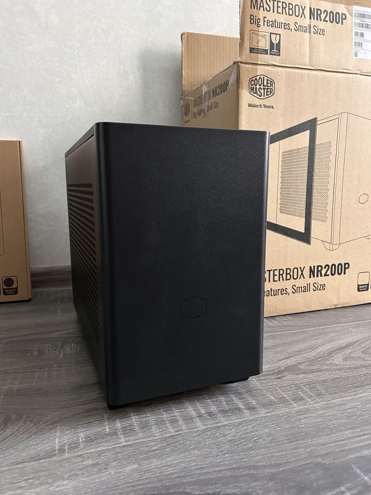 Продам корпус Cooler Master NR200P