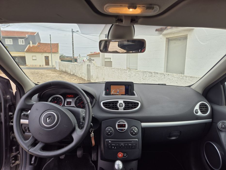 Renault Clio 1.2 2010 como novo 104 000 kms