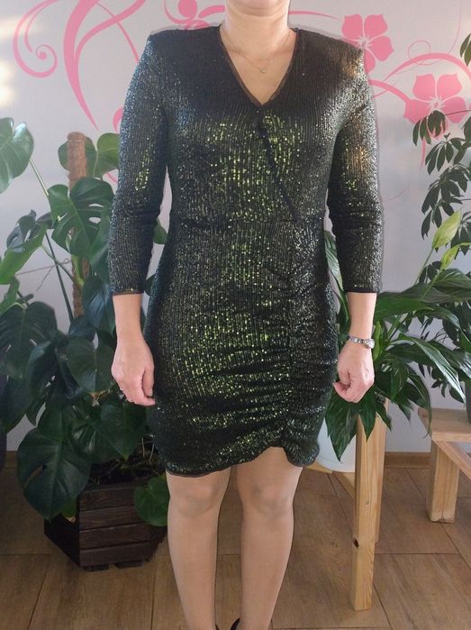 Nowa Sukienka z cekinami -zielona firmy RESERVED rozmiar 36