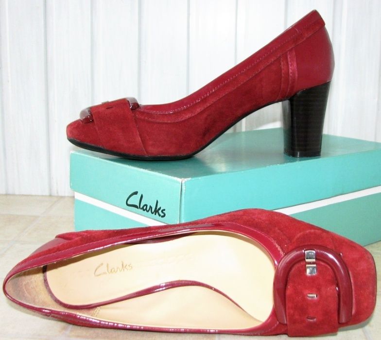 Продам элегантные туфли CLARKS