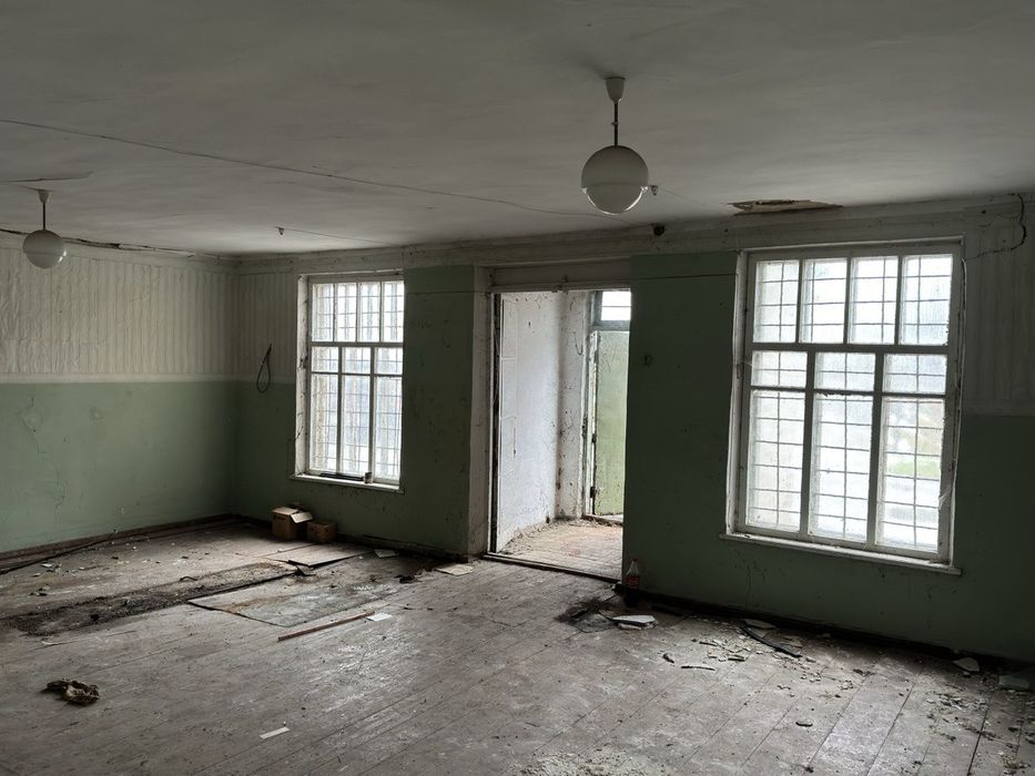 Продам громадський будинок (магазин)