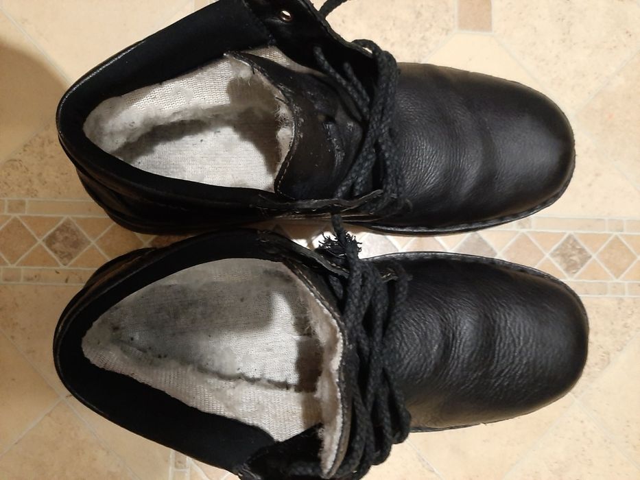 Мужские кожаные ботинки.
