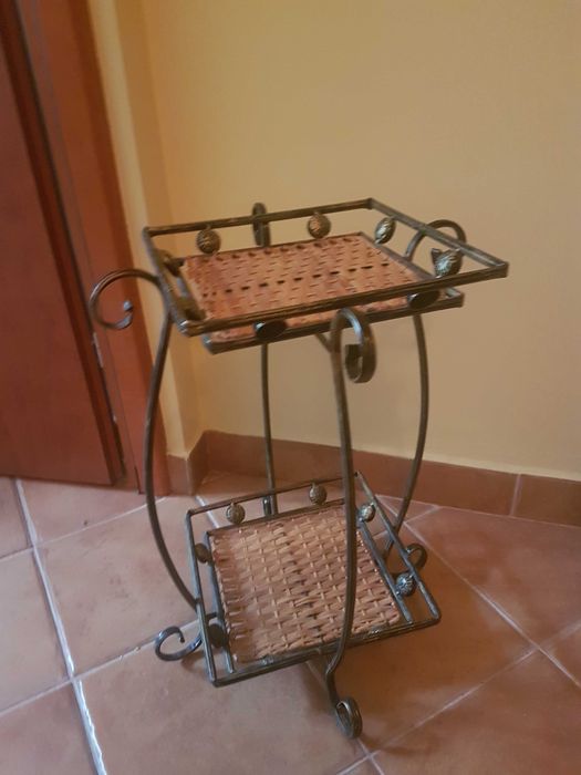 kwietnik stolik stojak półki metaloplastyka ratan rattan