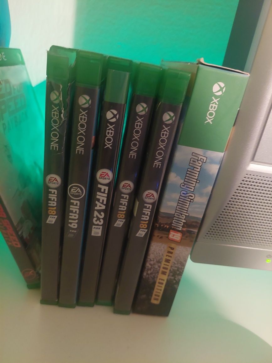 Xbox one 1000gb 1 pad oraz gry