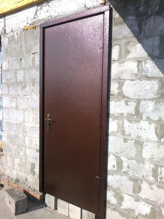 Входные металлические двери настоящие