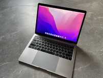 MacBook Pro 2017 | 8GB RAM / 256GB SSD
