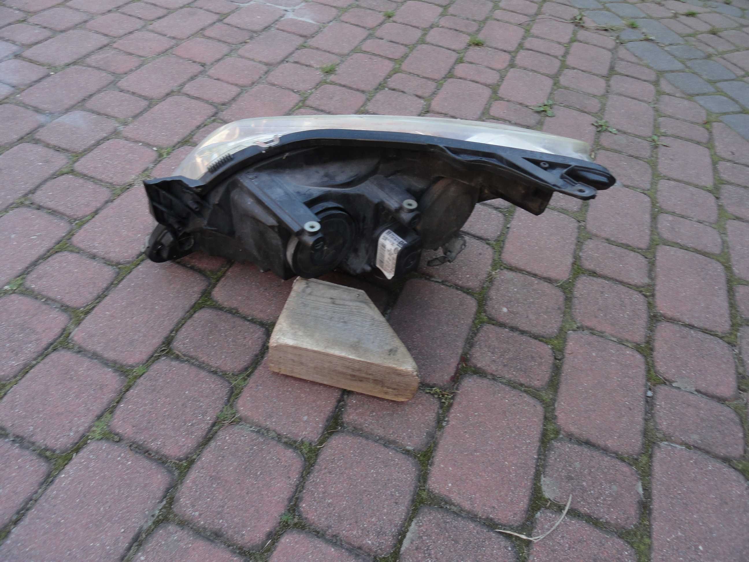 Opel Astra 3 Reflektor prawy H7+H1 06-14