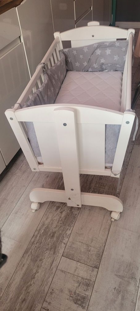 Kołyska biała w bardzo dobrym stanie