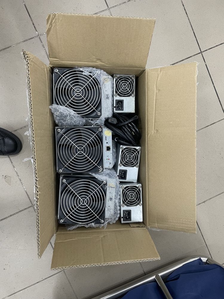 Майнер асик bitmain s9