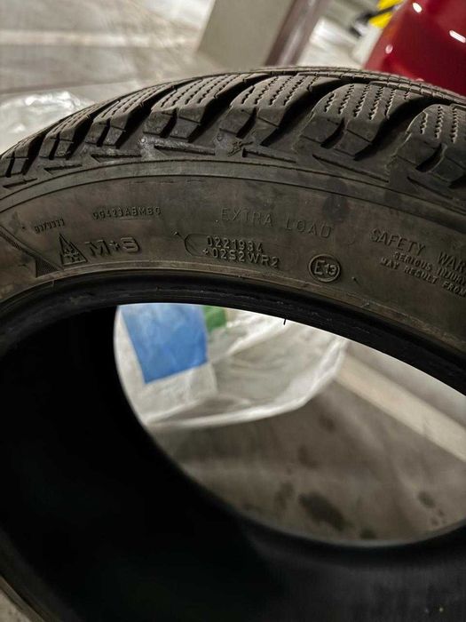 Opony zimowe R18/235/45 Goodyear