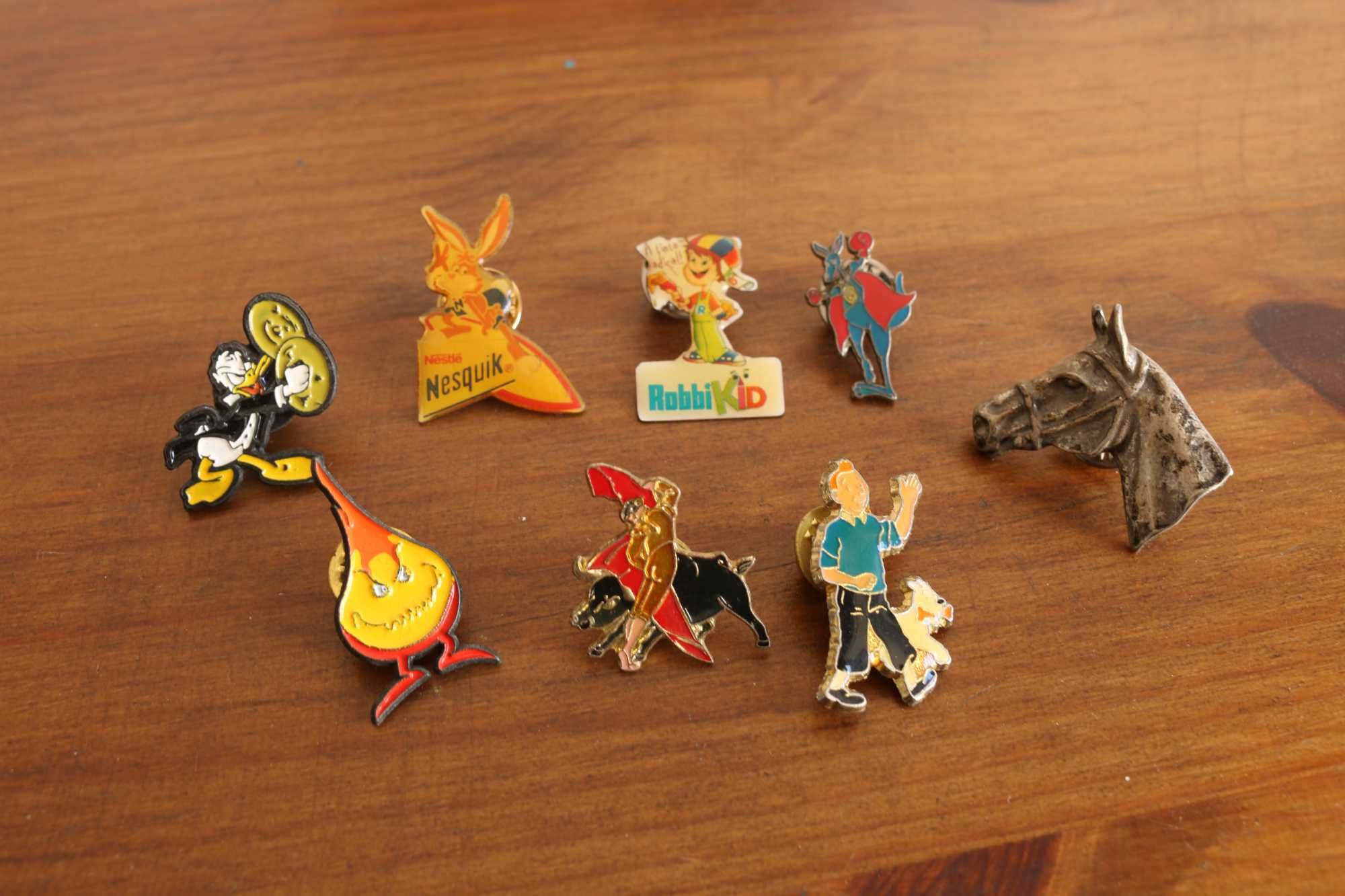 colecção de pins figuras vintage