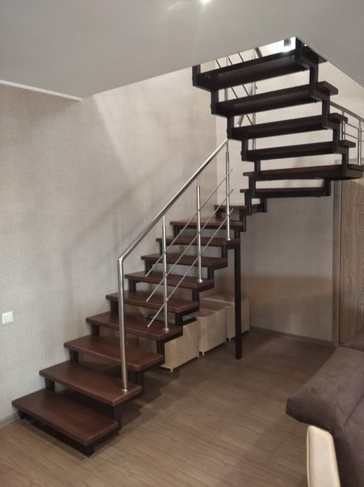 Сходи металеві перила нержавійка ковка метал скло дерев'яні ступені