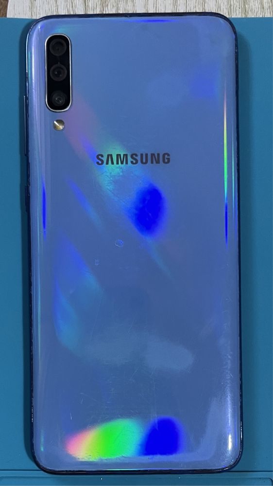Самсунг Galaxy A70 6/128GB