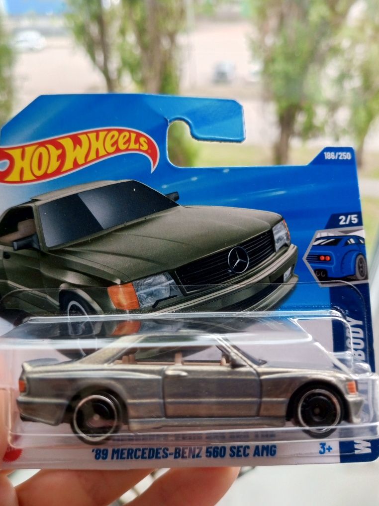 Hot Wheels '89 Mercedes-Benz 560 SEC AMG