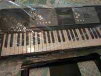 Teclado Yamaha PSR E233