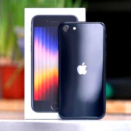 iPhone Apple SE 3/2022г/64GB.Black.ГАРАНТИЯ 90д.