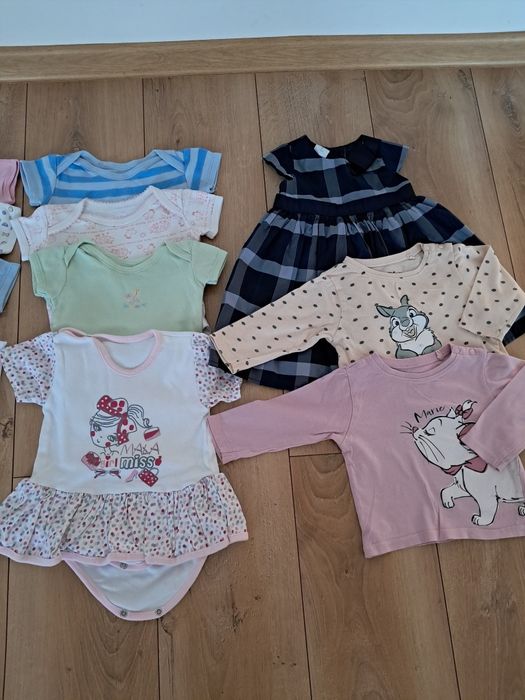 Paka ubranek dla dziewczynki r. 68