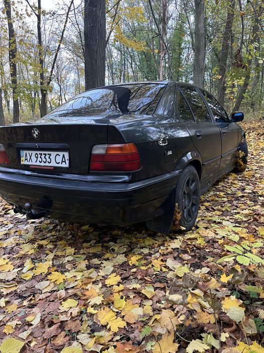 БМВ Е36 м40б18 седан