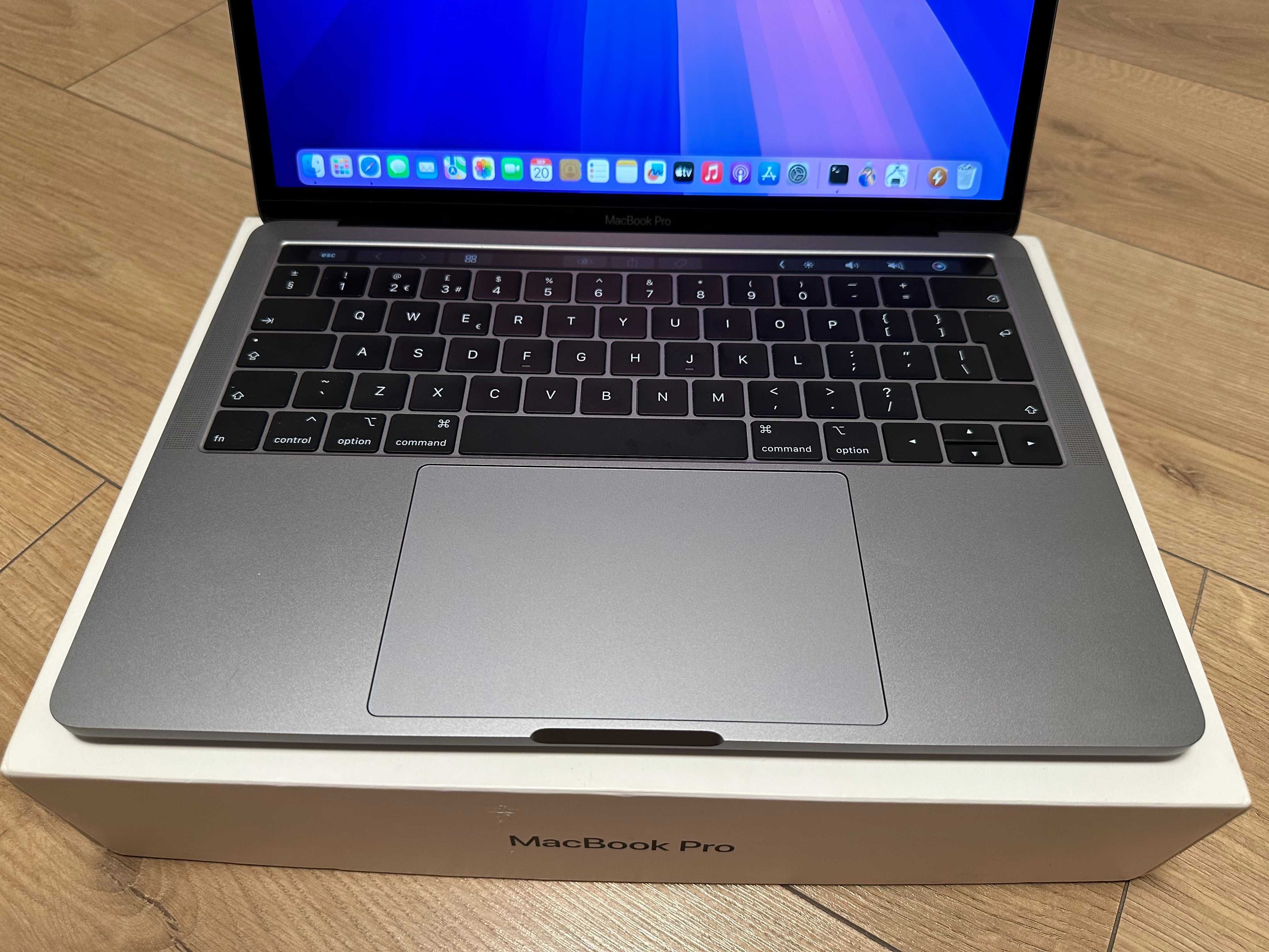 MacBook Pro 13,3” TOUCH BAR TOUCH ID 16/256 GB w idealnym stanie!