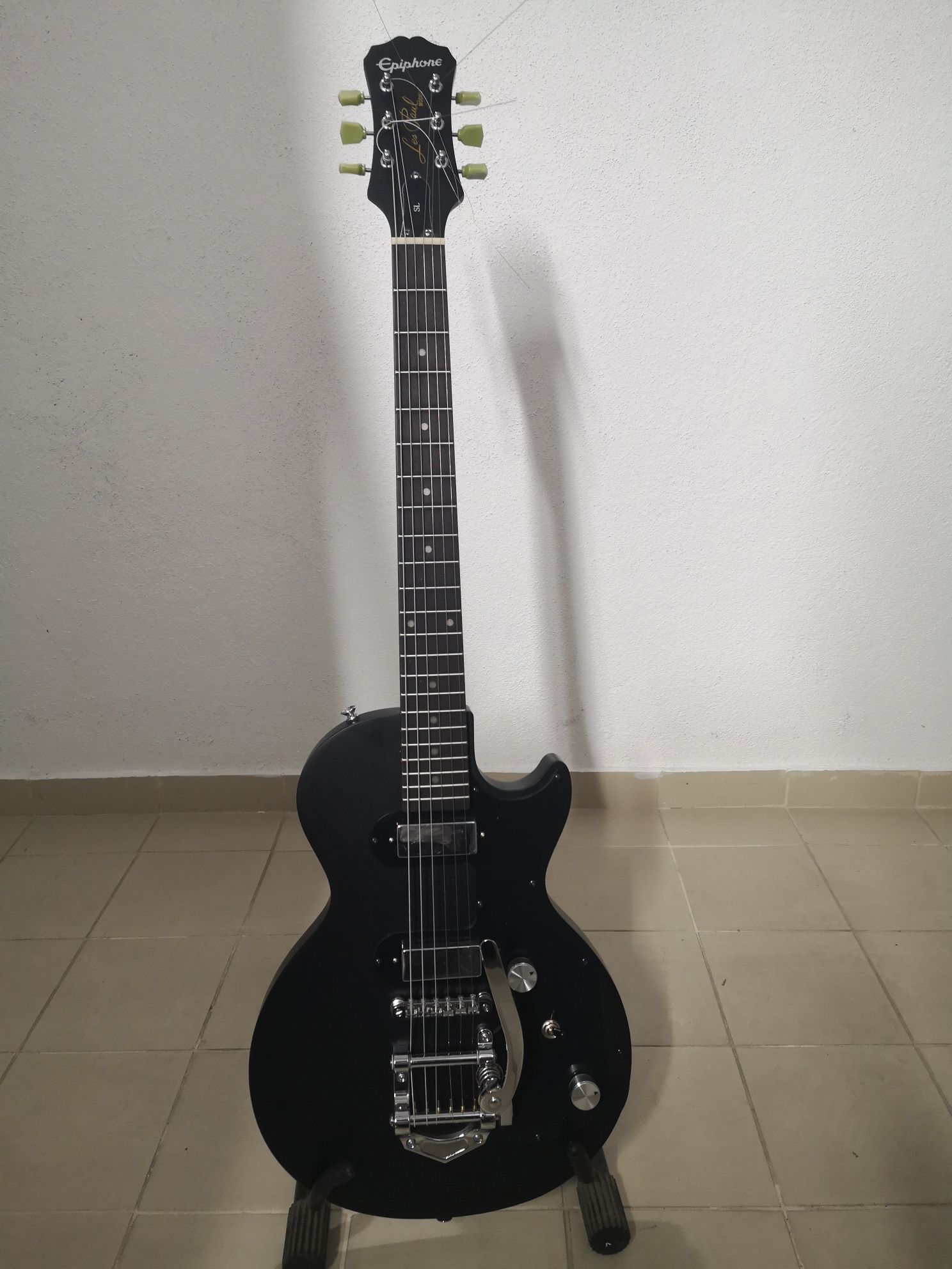 Epiphone SL (Gibson junior style)