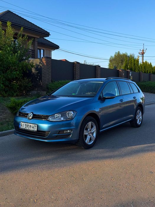 продаю машину Volkswagen Golf 1,6 (2016)