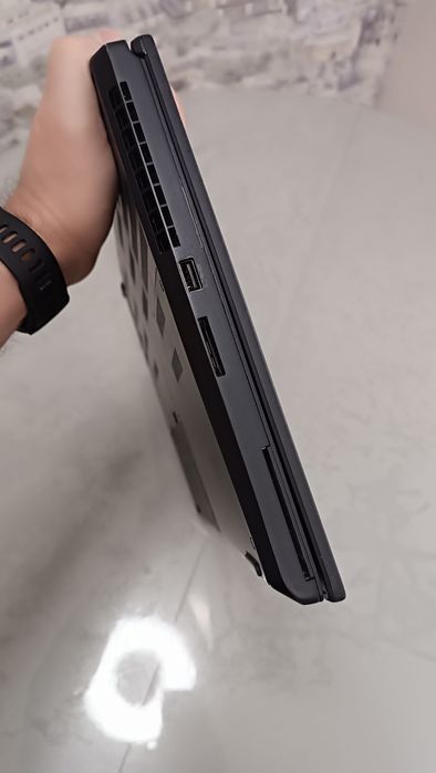 Lenovo ThinkPad P52 – i7-8850H, 16 ГБ RAM, Quadro P1000, SSD 704 GB
