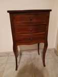 Costureirinha (móvel pequeno de decoração)