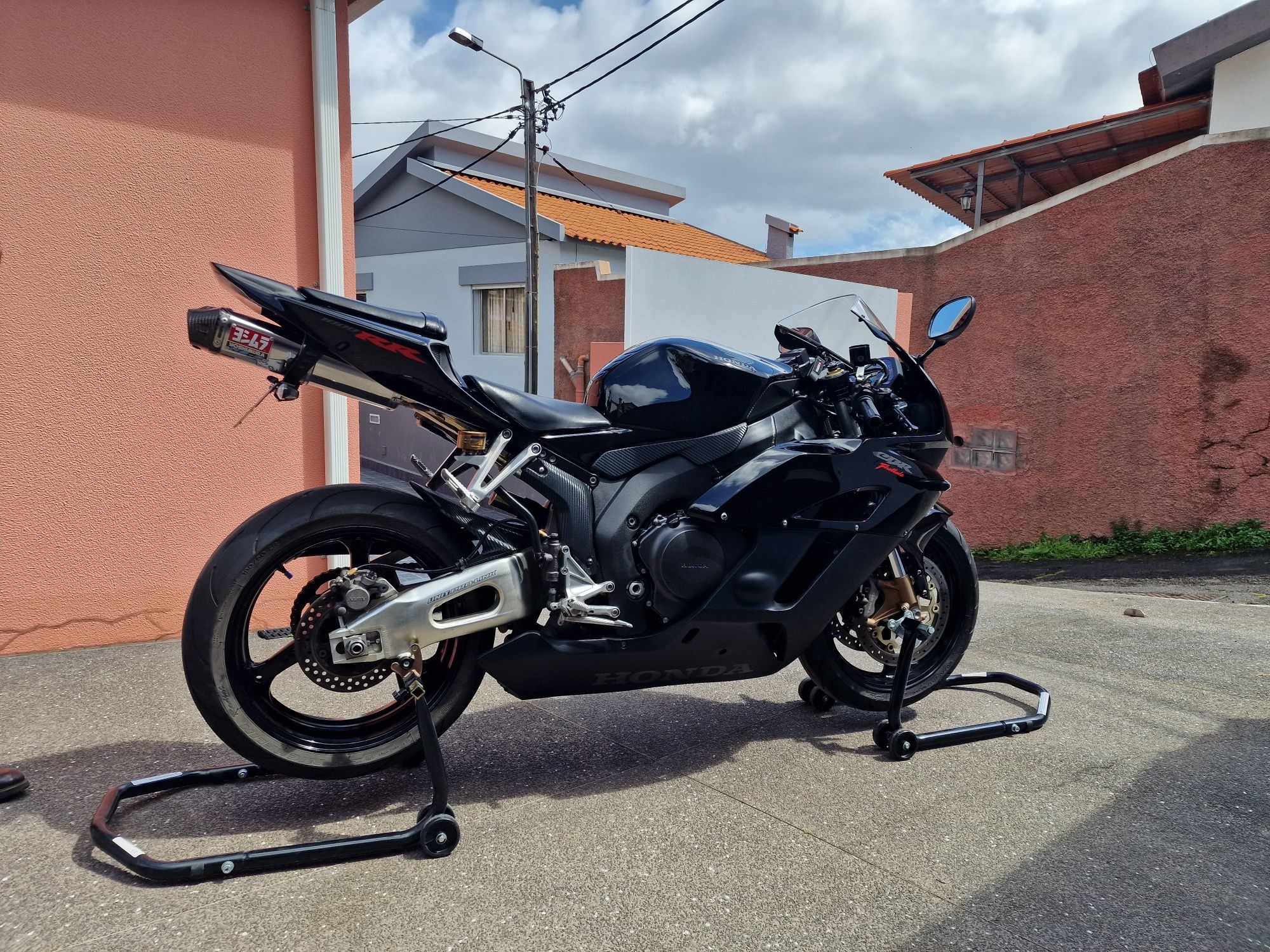Honda  cbr1000rr