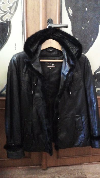 Куртка кожаная с капюшоном
