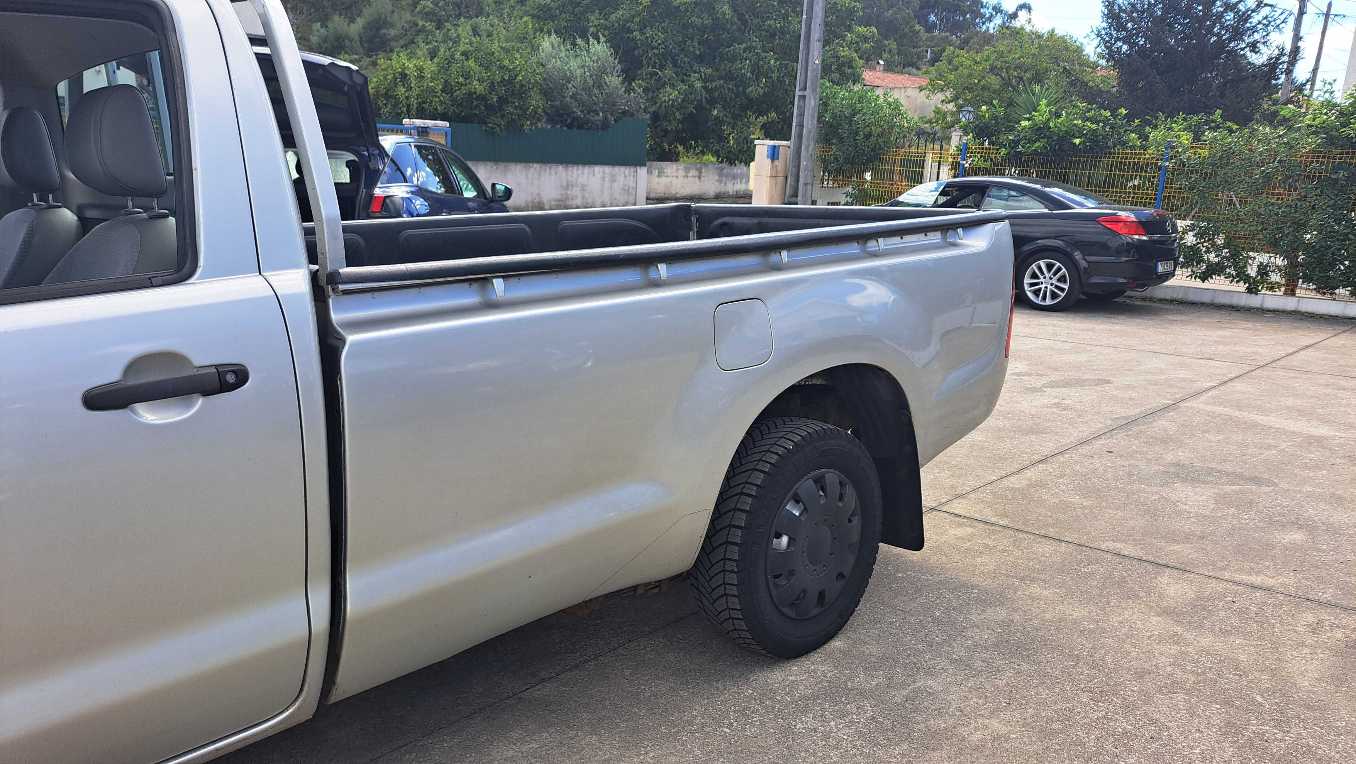 Caixa metálica Toyota Hilux de 2009