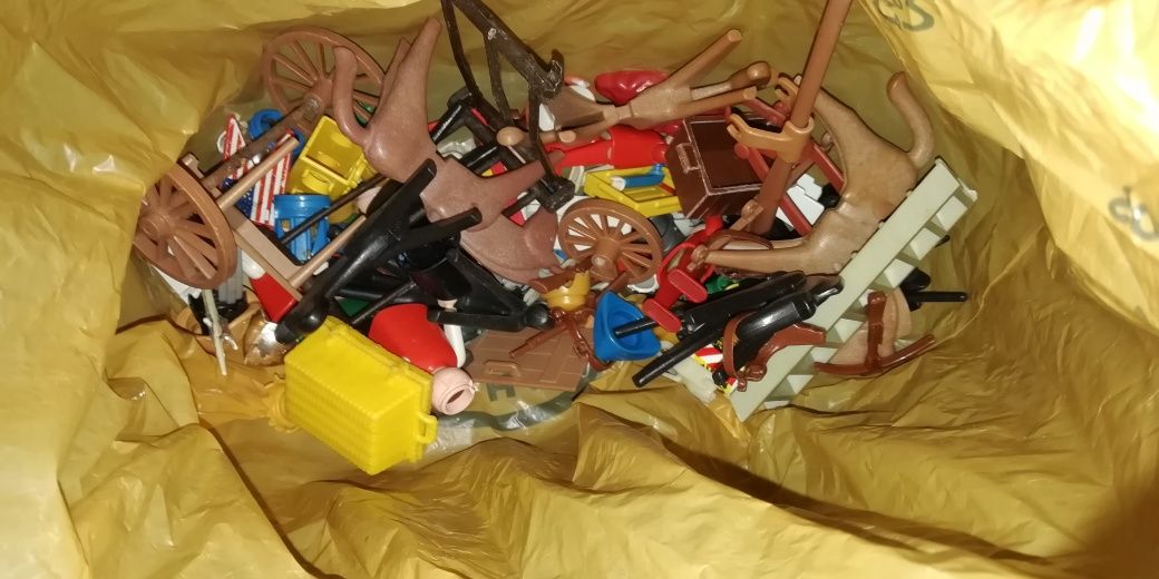 Lote playmobyl antigos e corpos novos