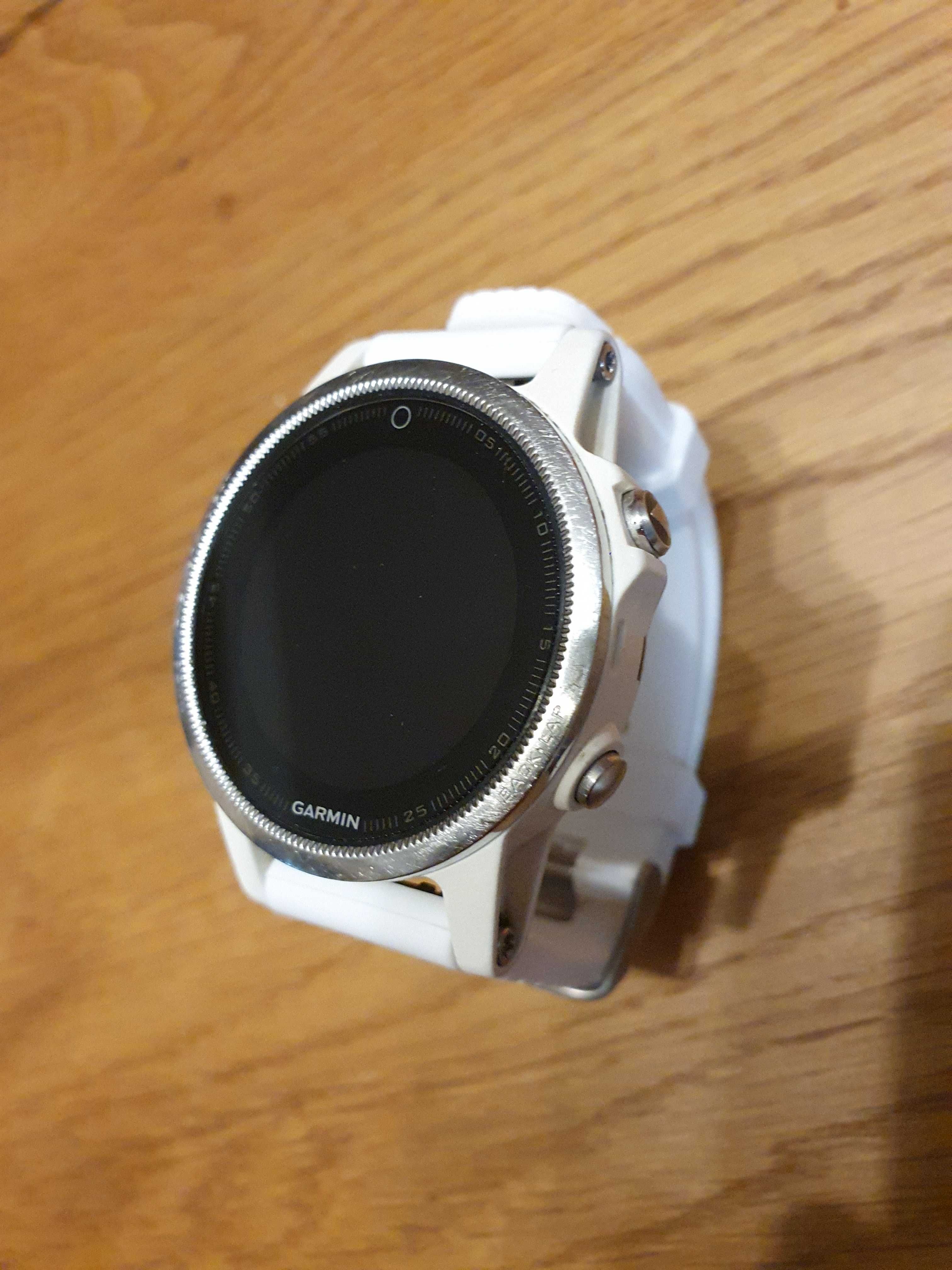 Zegarek Garmin Fenix 5s biały