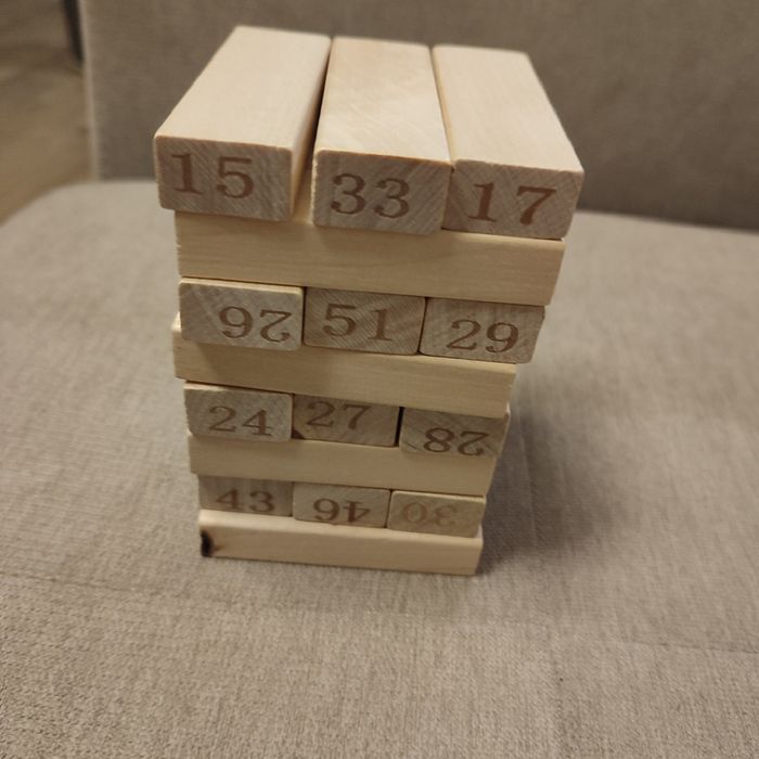 Настільна гра Дженга.