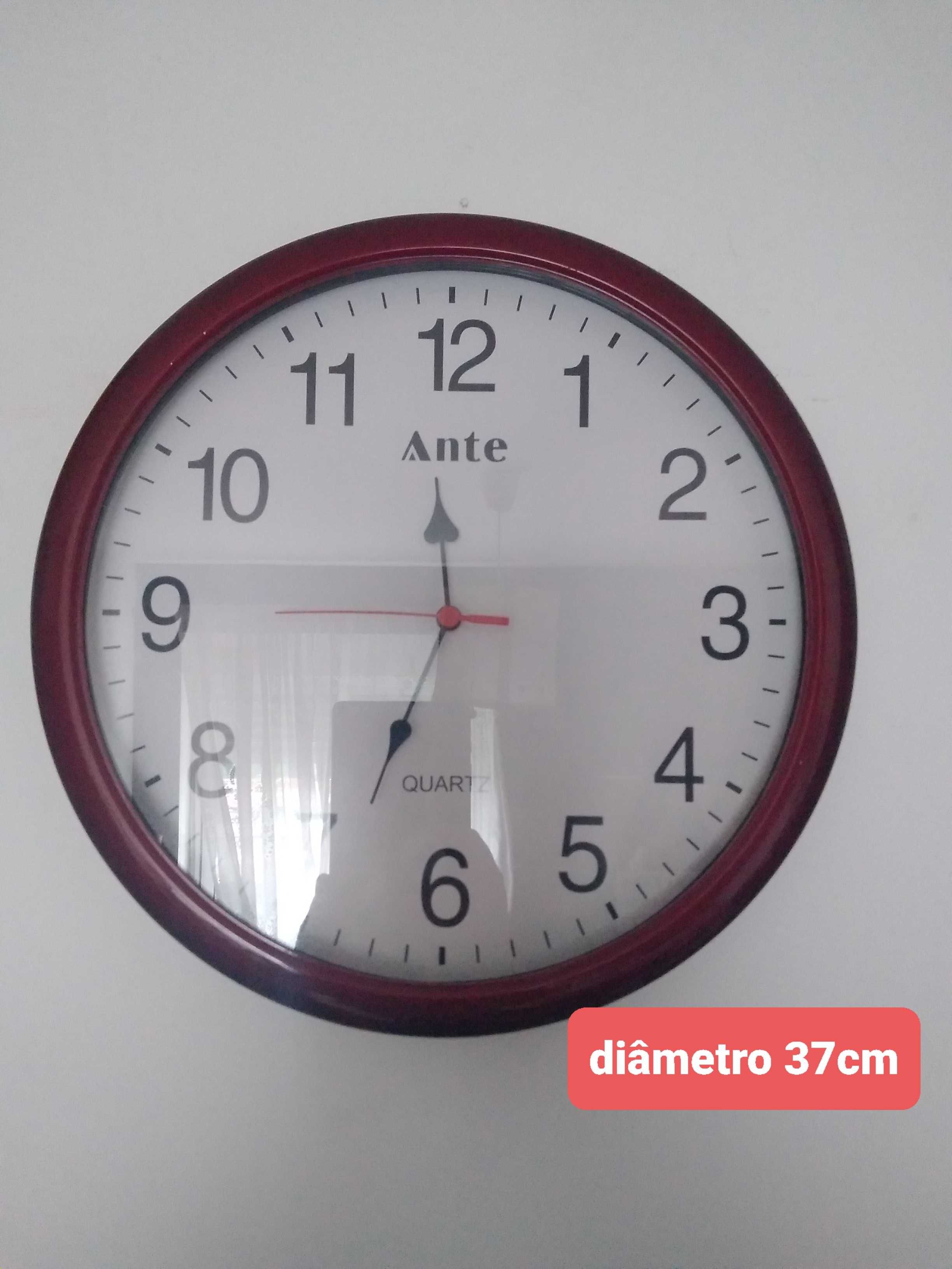 Relógio de parede, com vidro - diâmetro 37cm