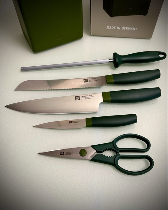 Продам Набір кухонних ножів Zwilling J.A. Henckels з шести предметів