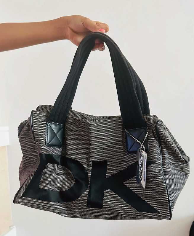 Bolsa DNKY como nova