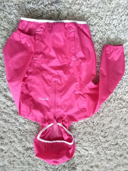 Nowa Kurtka przeciwdeszczowa rozm. 3-4 lata