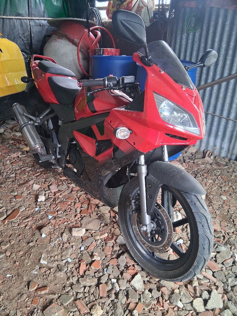 Moto 125 kymco quannon