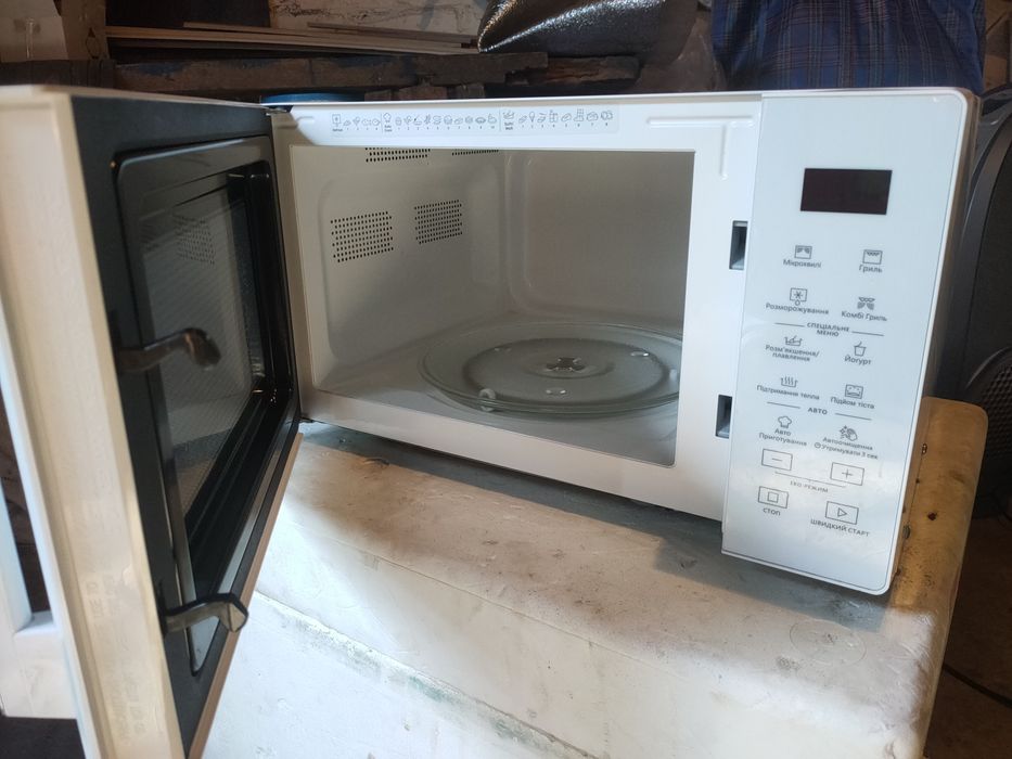 Продам мікроволновку Whirpool MWP 253 w