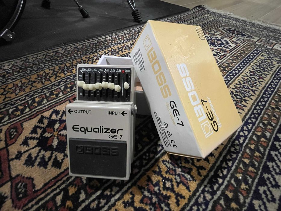 Pedal de guitarra BOSS EQ-7