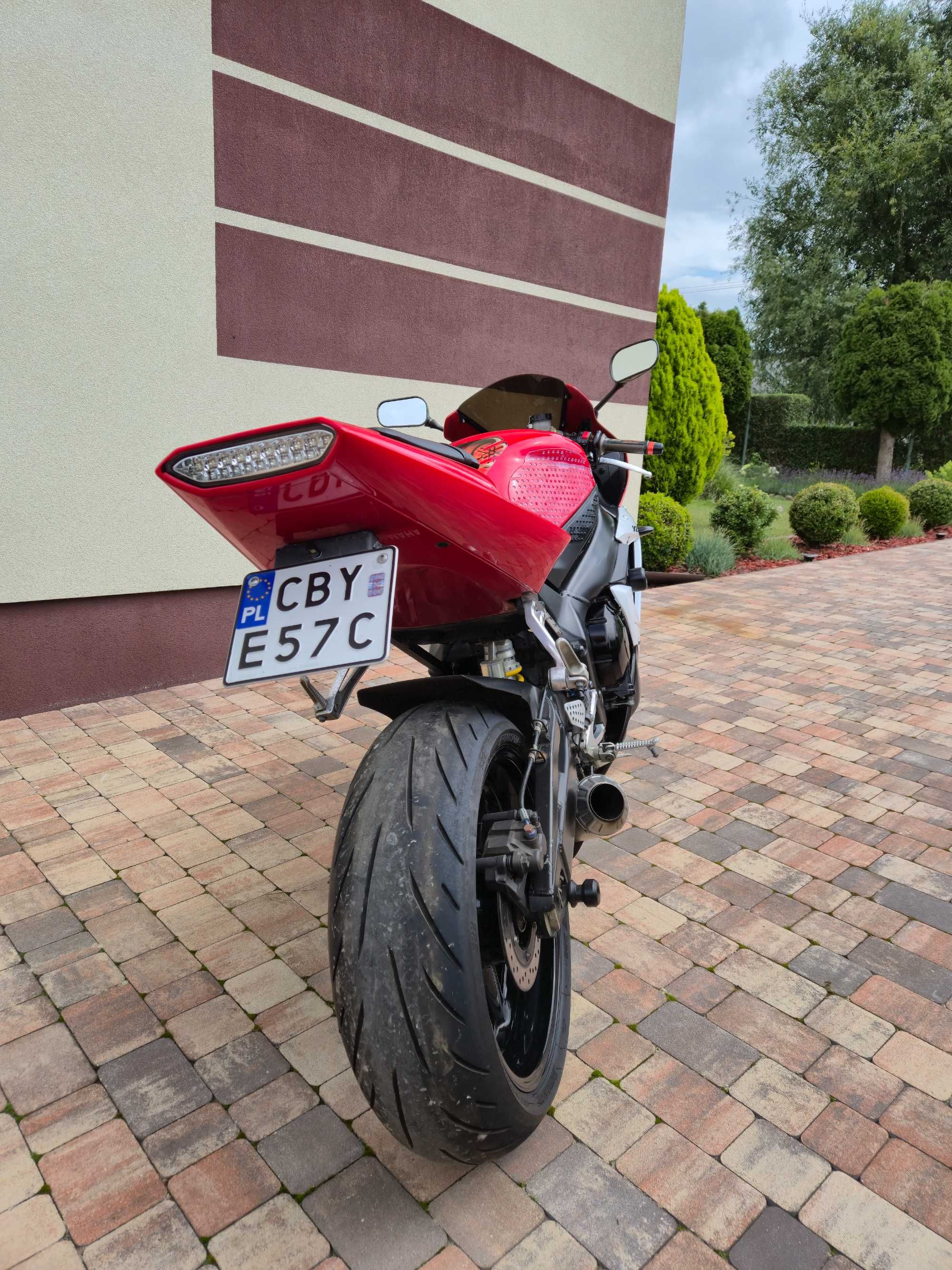 Yamaha R1 RN09 2003
