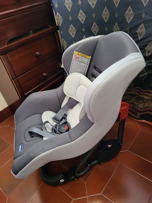 Cadeira bebé auto CHiCCO e cadeira bebé refeição