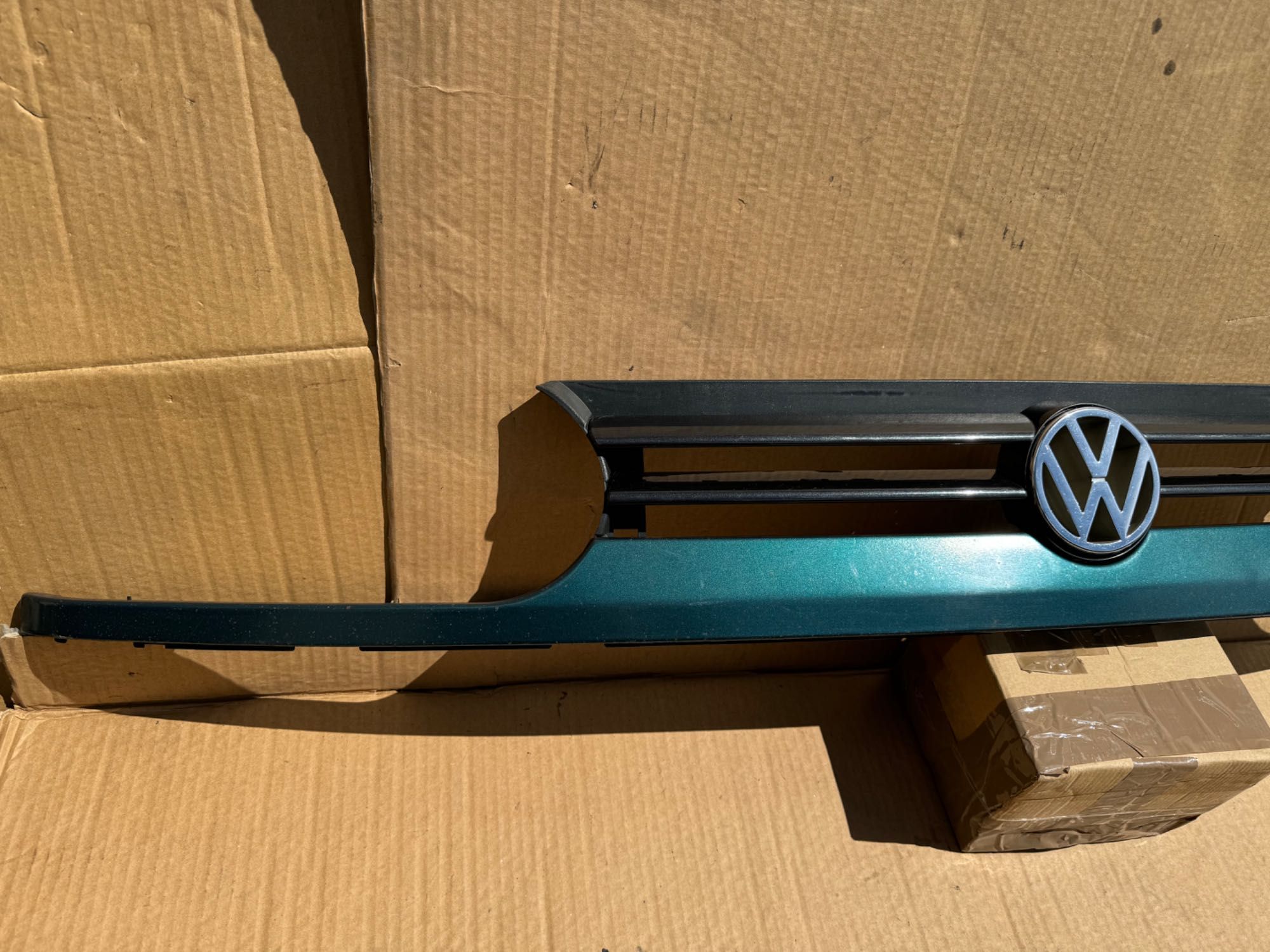 Grelha Frontal Golf 3 GTI Original Volkswagen com símbolo