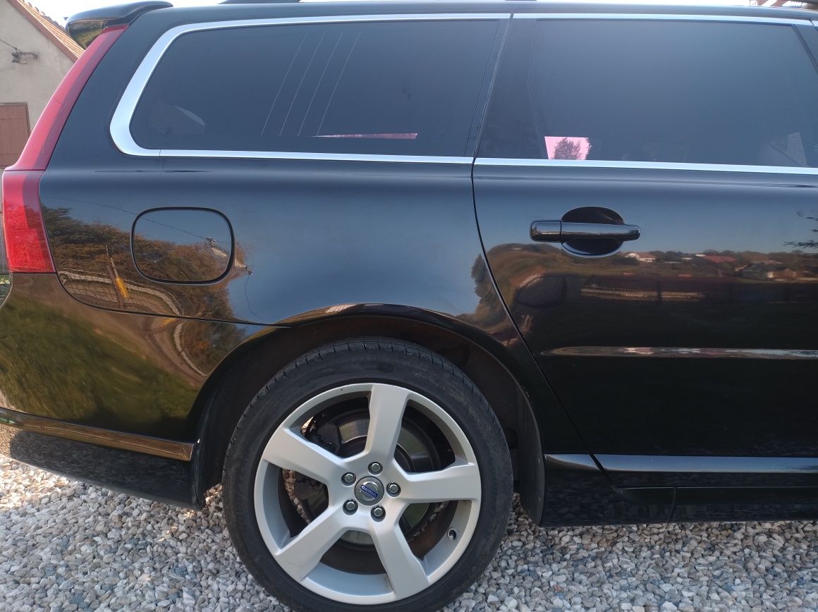 Volvo V70 D5 AWD  , super stan, automat, wentylowane skóry.