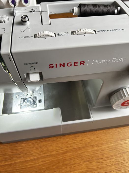 Maszyna Singer heavy duty 4423