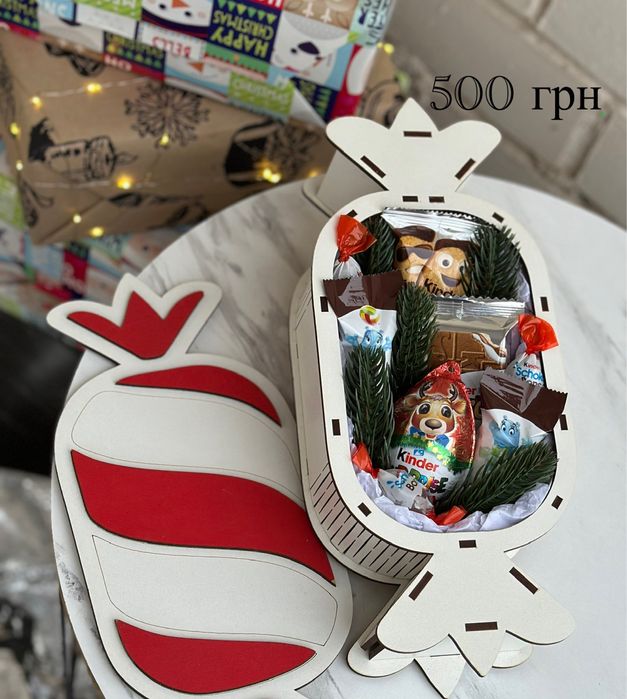 Подарунковий новорічний набір Кіндер бокс від Миколая