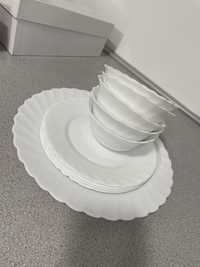 Тарелки посуда стеклокерамика белого цвета