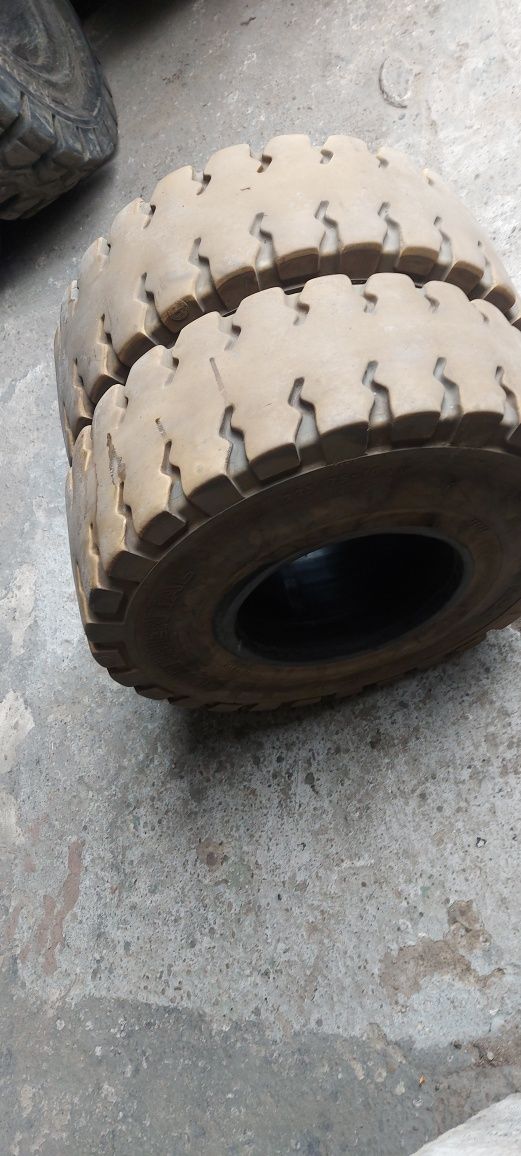 Opony 23x9x10 wózek widłowy