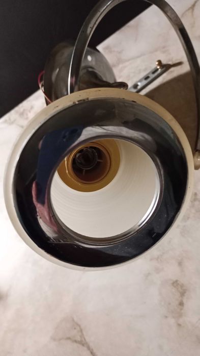 Люстра с 3 поворотными плафонами.