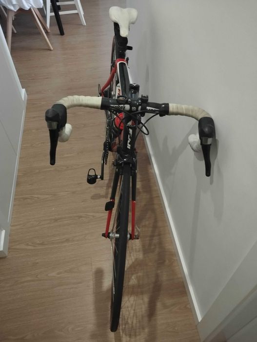 Bicicleta de estrada Fuji carbono